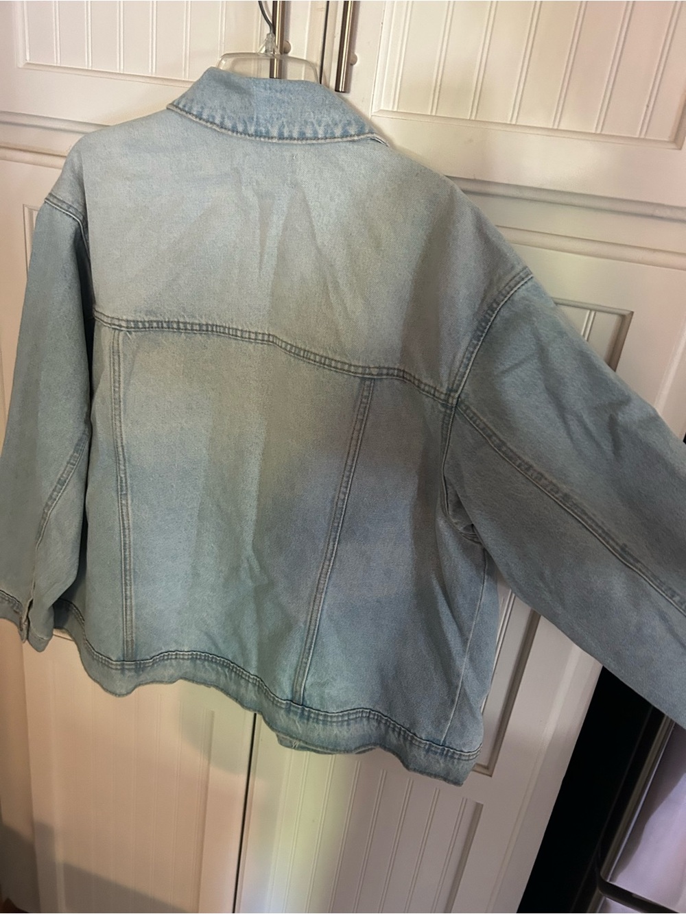 Women’s Light Wash Denim Jacket - Picture 4 of 4